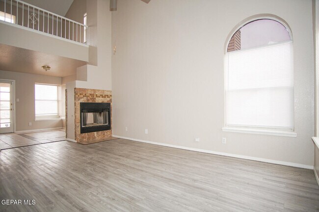 Foto del edificio - 5917 Chippendale Ave