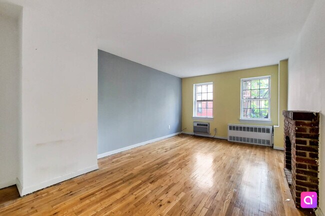 Building Photo - 402 E 83rd St