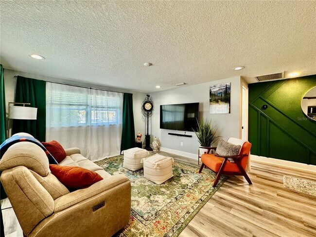 Foto del edificio - 2707 W Kenmore Ave