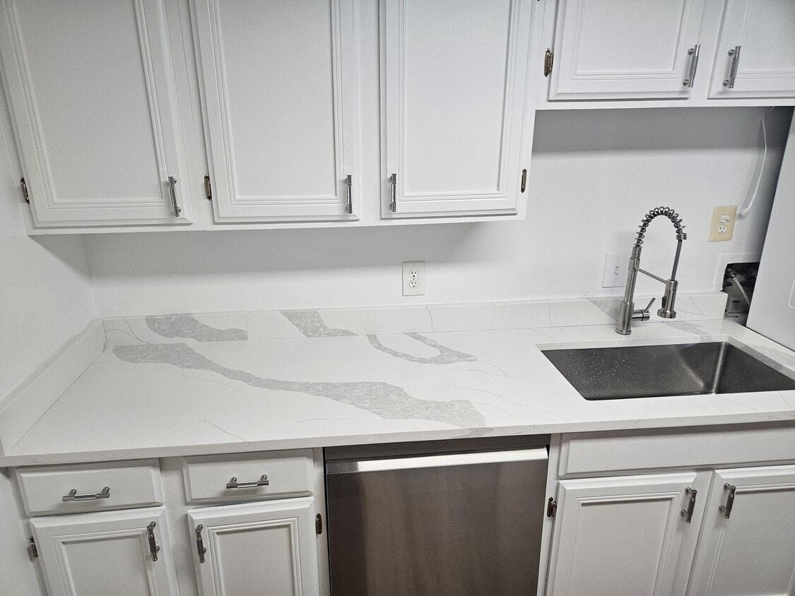 Foto principal - 4601 N Park Ave