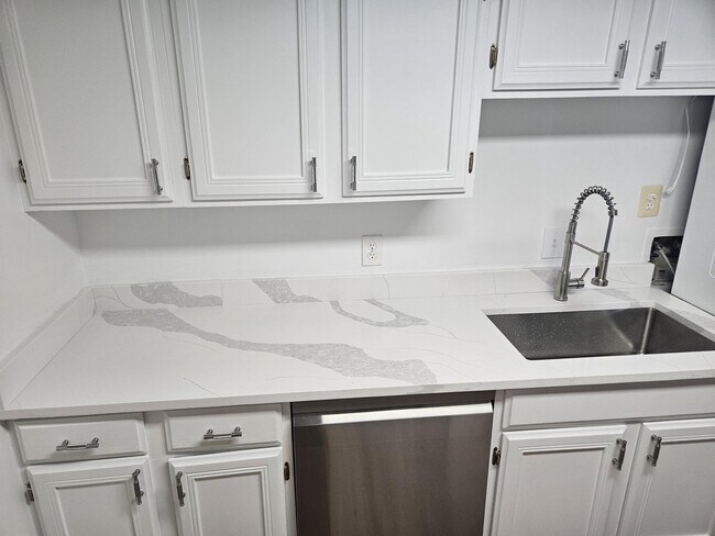 Photo - 4601 N Park Ave Apartment
