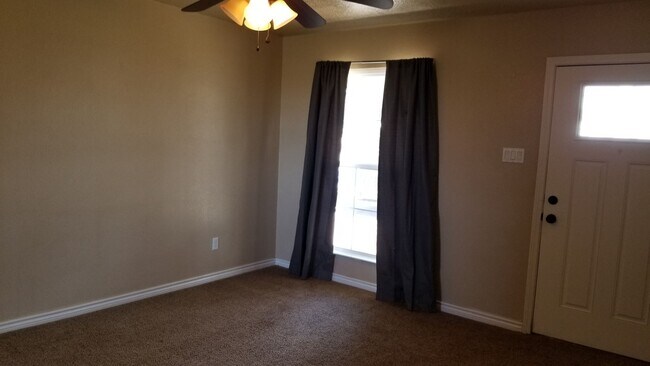 Building Photo - 117 Lockwood Dr