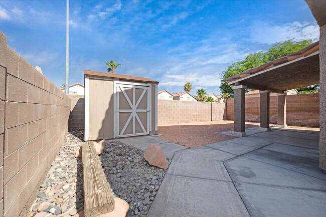 Building Photo - SE!!  Windmill and 215!! Newly remodeled!! All Tile Floors down stairs!! Low Maintenance Desert L...