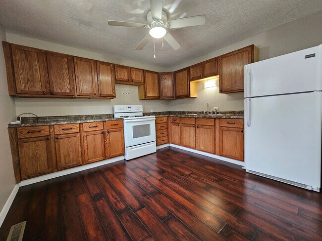 Foto del edificio - 107 W Park St