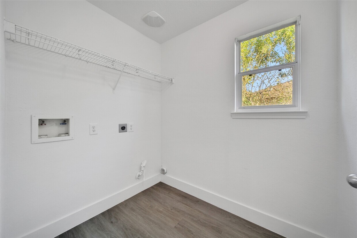 Foto principal - 18202 Coreland Ln