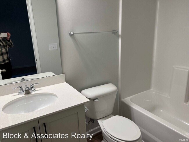 Building Photo - 3 br, 2.5 bath House - 808 Star Ridge Drive