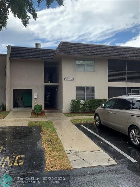 Building Photo - 2830 Riverside Dr