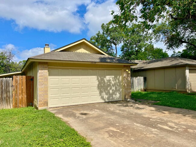 Building Photo - Move-In Special. ½ off the first full month's rent with a 12-month lease
