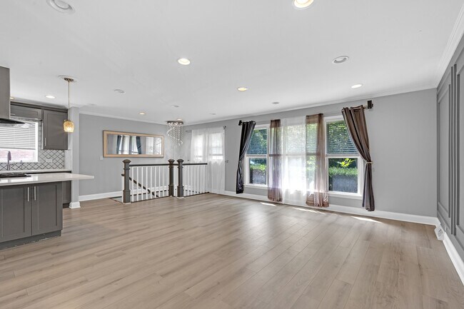Foto del edificio - 534 Lawler Ave