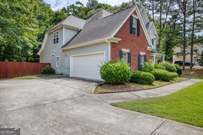 Building Photo - 255 Squire Ln
