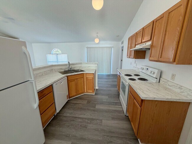 Foto del edificio - MOVE IN SPECIAL: REMAINDER OF FEBRUARY RENT FREE!