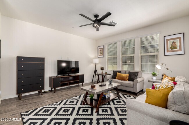 Foto del edificio - 2720 S Decatur Dr