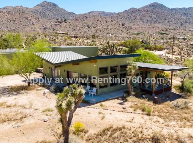 Building Photo - Unique Home Minutes Away From JT National ...
