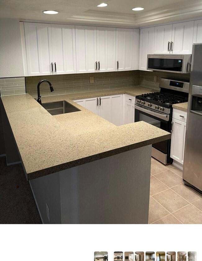 Building Photo - 9916 Scripps Westview Wy