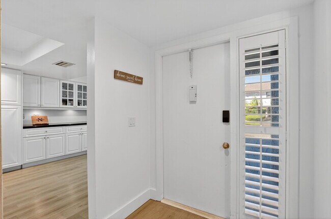 Foto del edificio - 372 Deer Creek Wildwood Ln E