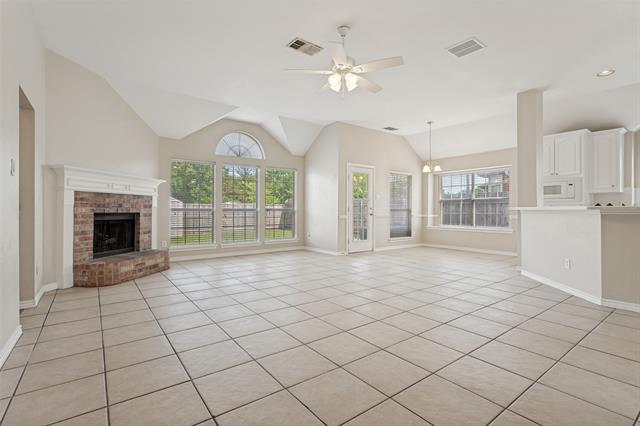 Building Photo - 903 Redbud Dr