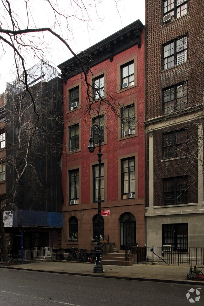 Primary Photo - 43-73 W 9th St