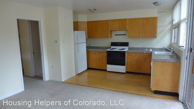 Building Photo - 3 br, 1.5 bath House - 4550 Laguna Place #105