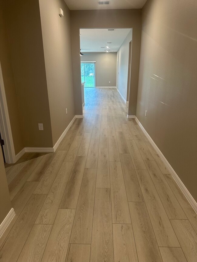 Building Photo - 1300 Plumbago Ct