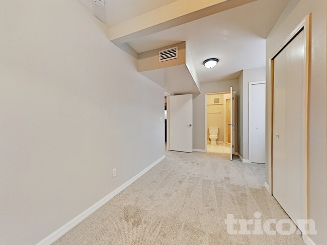 Foto del edificio - 6595 64th Way N