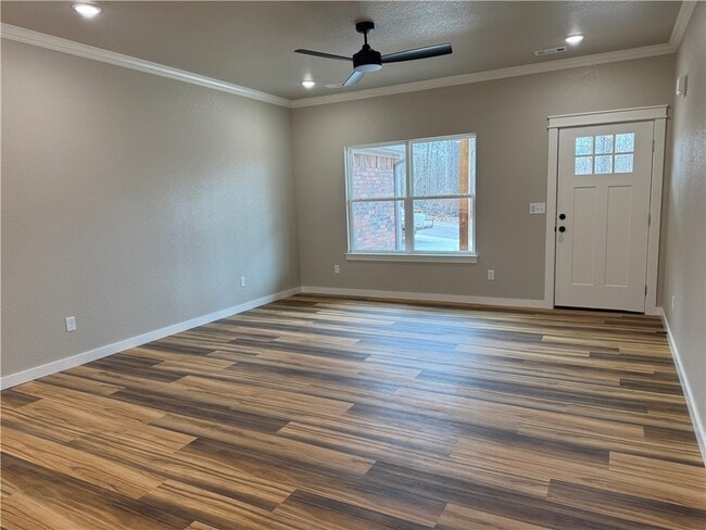 Foto del edificio - 4 Melrose Ln