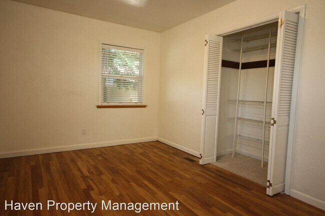 Building Photo - 2 br, 1 bath House - 2925 39th Ave NE