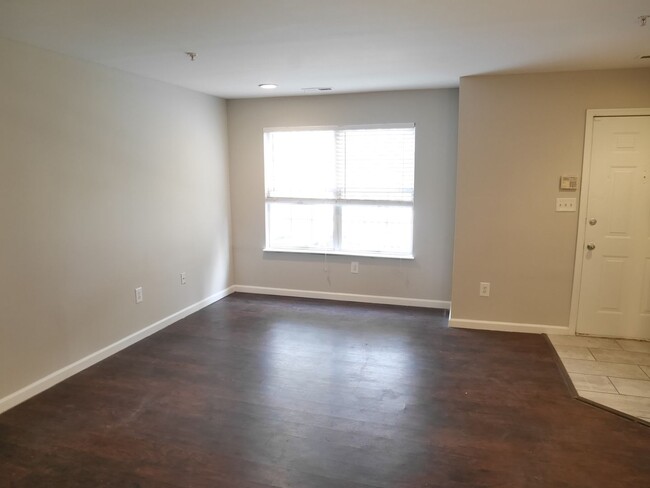 Foto del edificio - Move in Ready Townhouse!