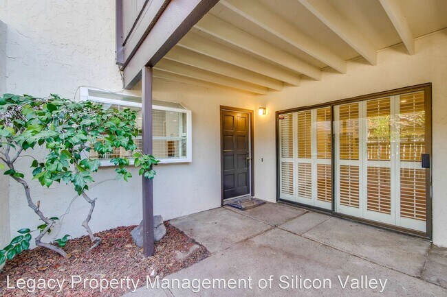 Building Photo - 3 br, 3 bath House - 2460 Sharon Oaks Drive,
