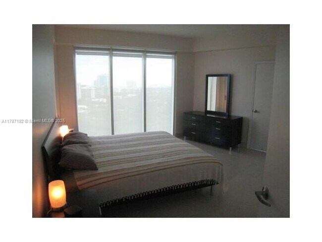 Foto del edificio - 60 SW 13th St