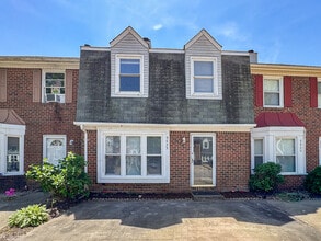 Building Photo - 5523 Gates Landing Rd