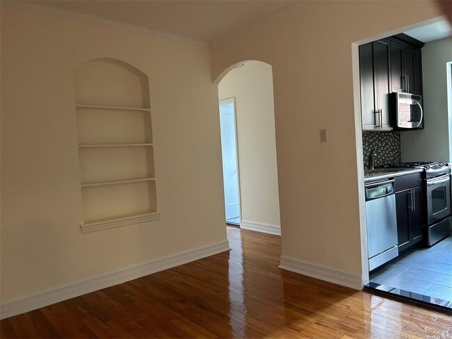 Foto del edificio - 160 S Middle Neck Rd