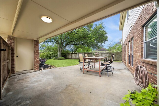 Building Photo - 16715 Colony Terrace Dr