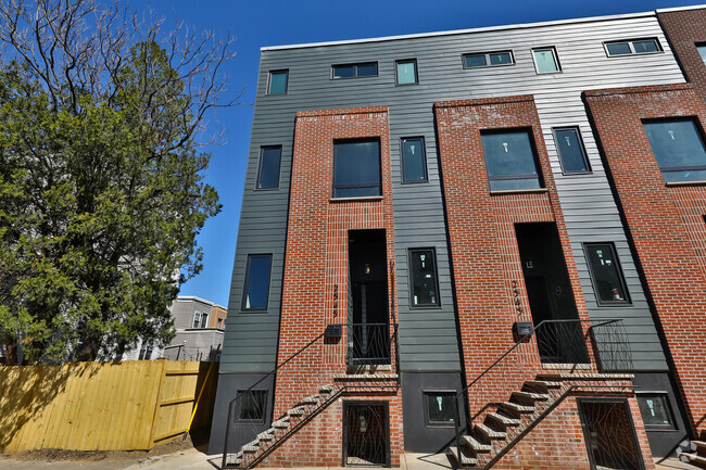 Building Photo - 2541 Turner St