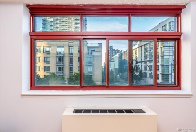 Foto del edificio - 4-74-74 48th Ave