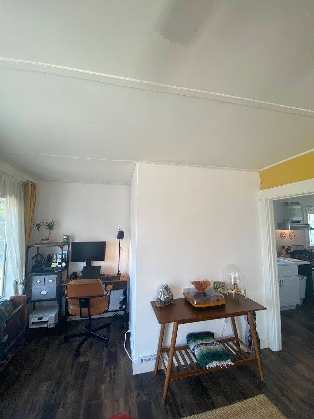 Vista al entrar y mirar a la izquierda - 1644 Mohawk St