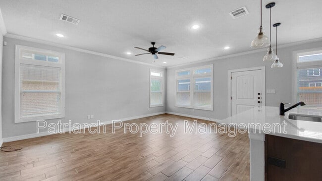 Foto del edificio - 903 Montclair Ave