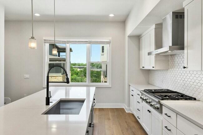 Foto del edificio - 4611 Unity Cir