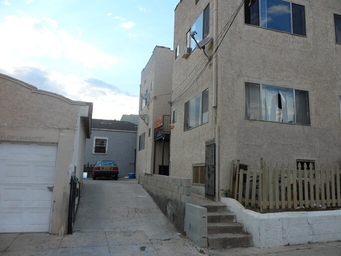 Primary Photo - 2156 City View Ave