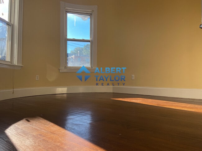 Building Photo - 19 Parker Hill Ave