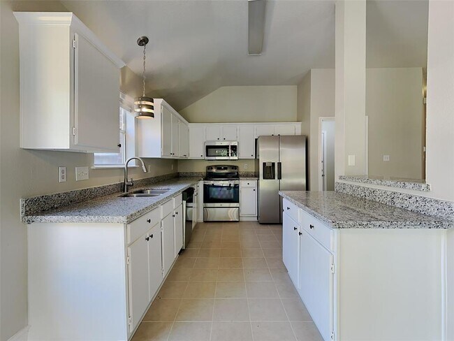 Building Photo - 4926 Maurita Dr
