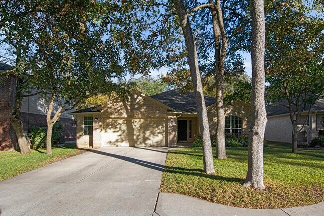 Foto del edificio - 221 Creek Ridge Ln