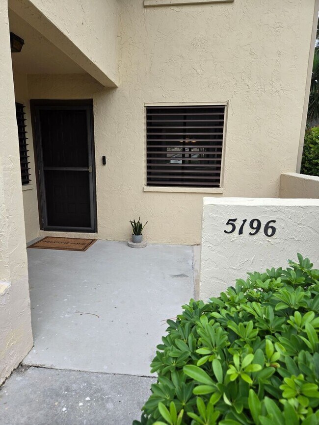 Building Photo - 5196 Lake Village Dr