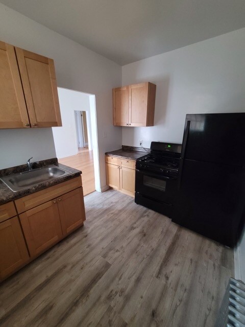 Building Photo - 6938 S Crandon Ave