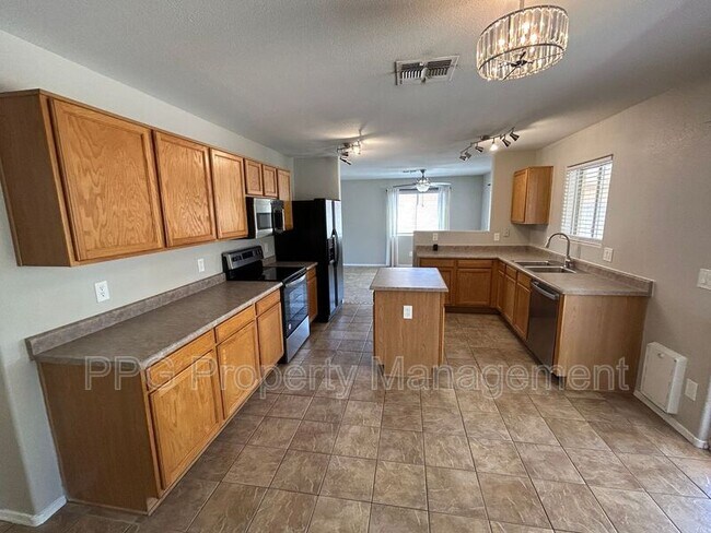 Building Photo - 13261 W Gelding Cir