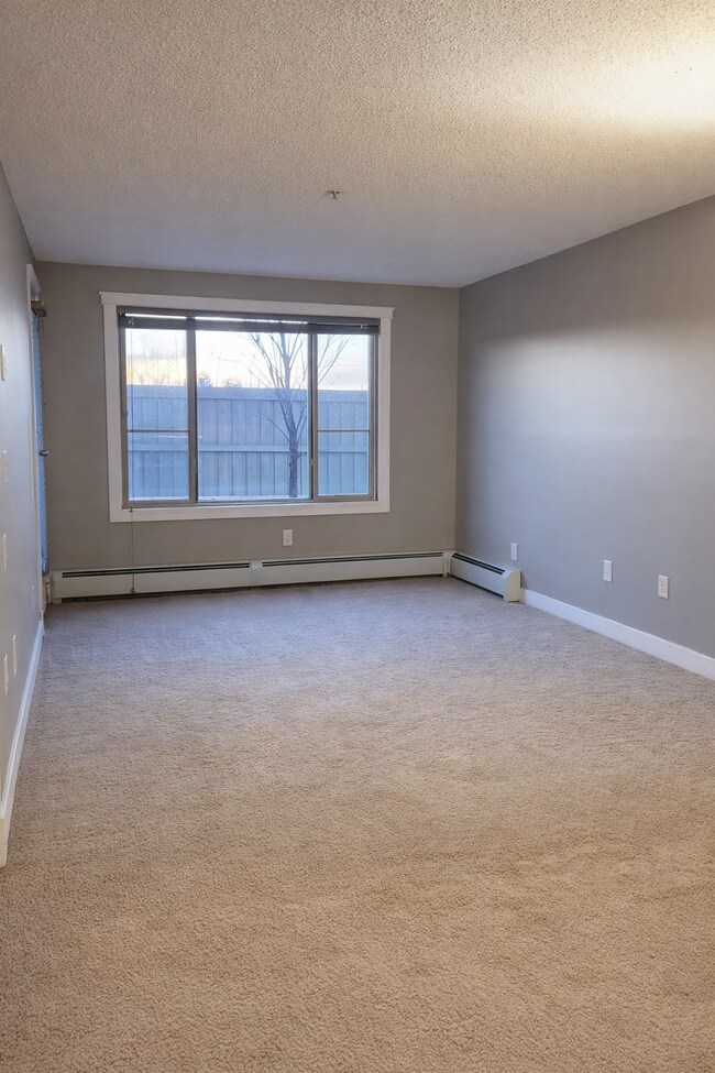 Photo du bâtiment - 3715 Whitelaw Ln NW