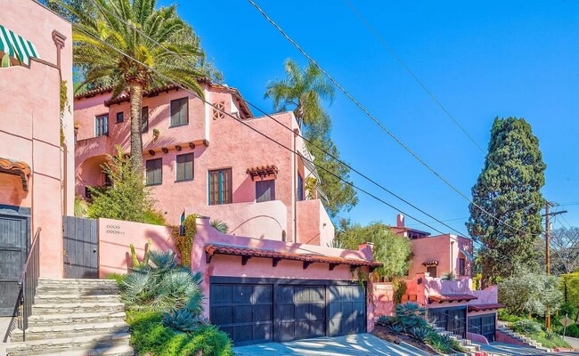 Building Photo - Las Orquideas