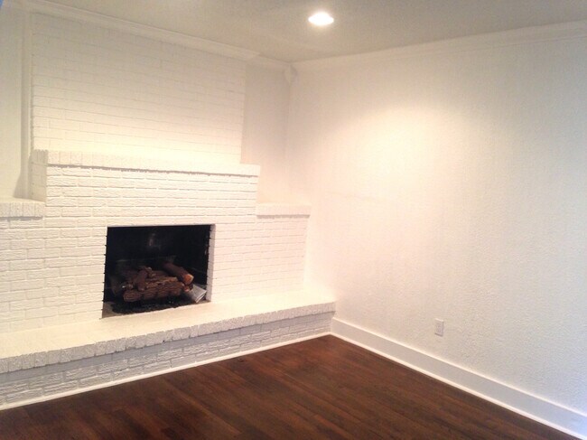 Dining room - 1533 Yancey Street
