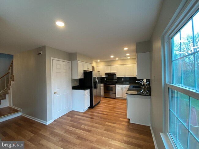 Foto del edificio - 7831 Brookview Ct