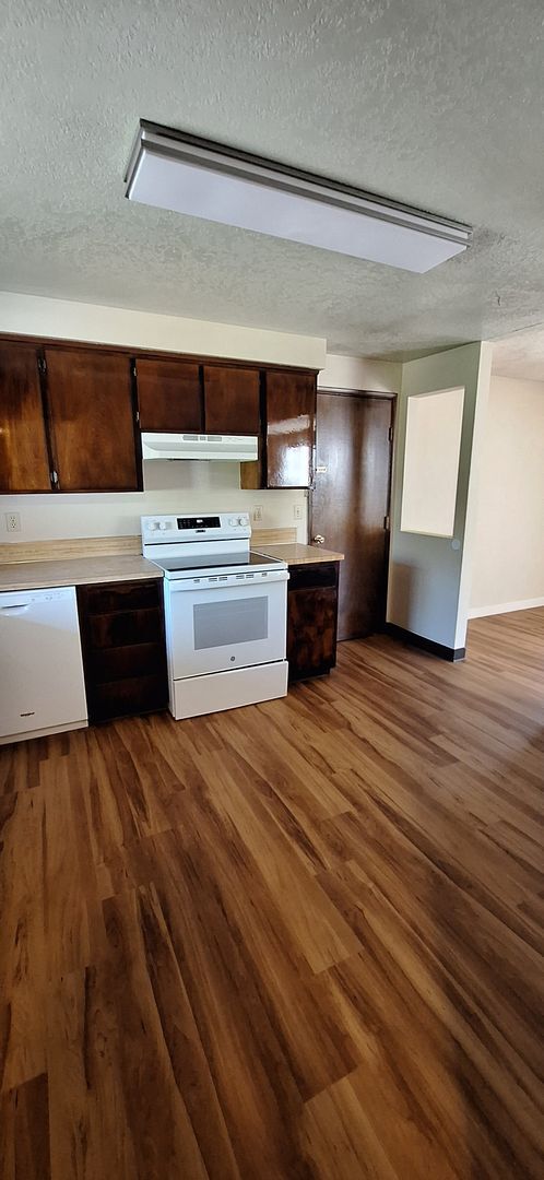 Foto del edificio - 3424 NW Satinwood St