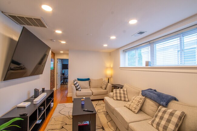 Foto del edificio - 626 S 16th St